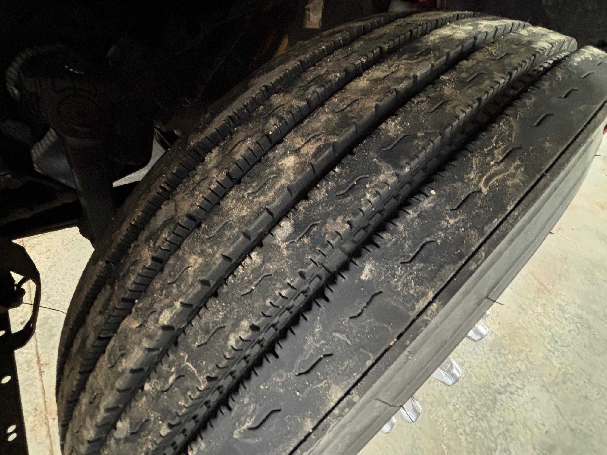 2004 PETERBILT 379 - Image 19